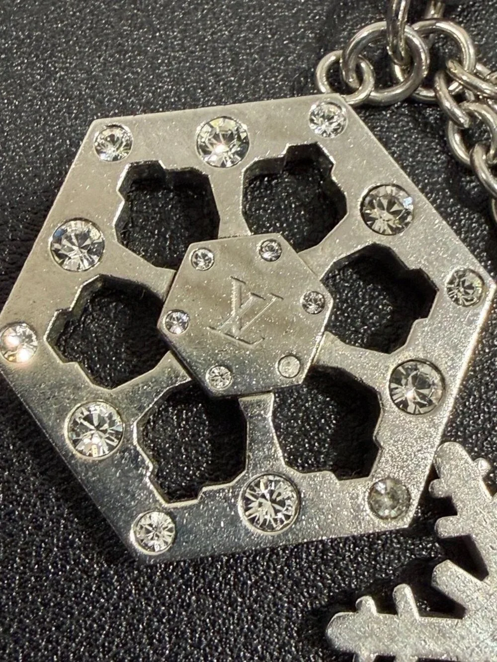 Louis Vuitton Flocon Snowflake Bag Charm/Key Ring Silver (JB1478) - Picture 3 of 5